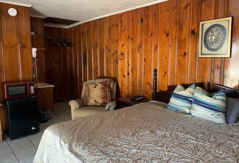 فندق على الطريق Colonial Inn