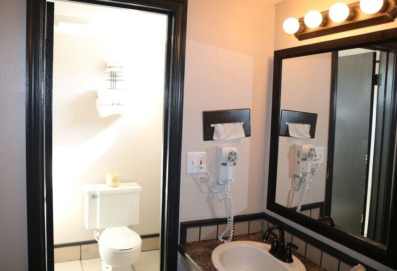 فندق على الطريق Friendship Inn