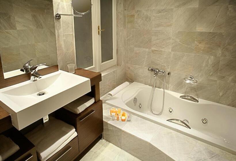 Arni Hotel Domotel