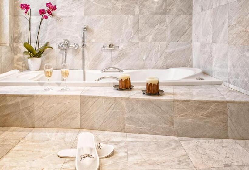Arni Hotel Domotel