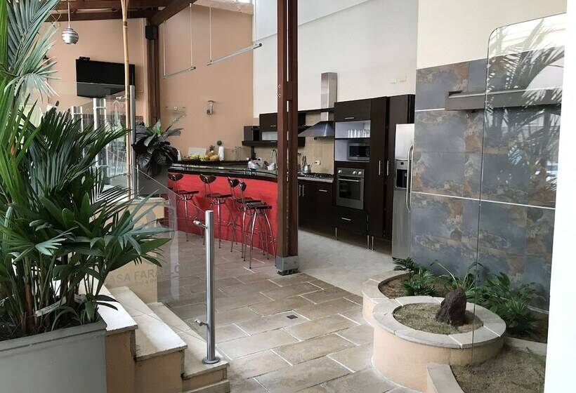 تختخواب و صبحانه Casa Farallones