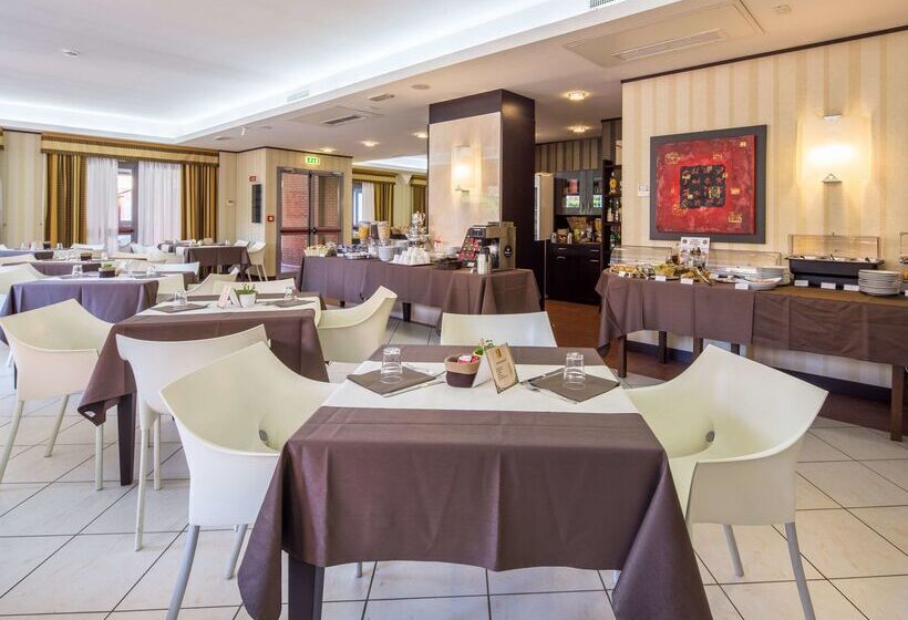 Fotos del hotel Best Western  I Triangoli:  15