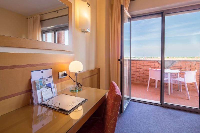 Fotos del hotel Best Western  I Triangoli:  49