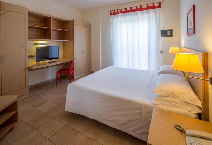 Fotos del hotel Best Western  I Triangoli:  3