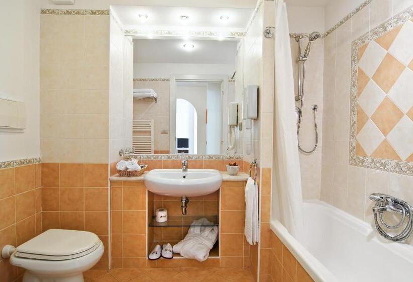 Fotos del hotel Best Western  I Triangoli:  12