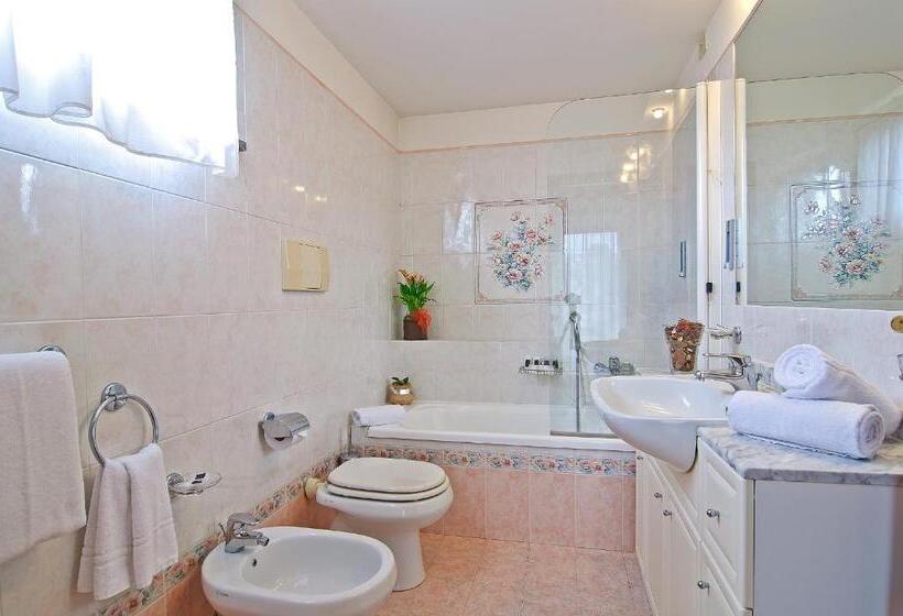 Fotos del hotel Best Western  I Triangoli:  14