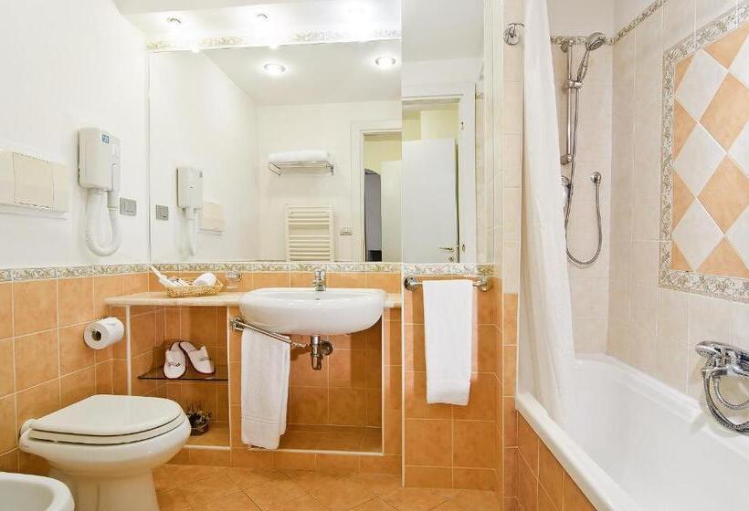 Fotos del hotel Best Western  I Triangoli:  13