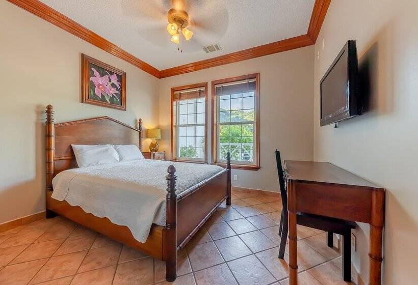 Grand Colony Island Villas