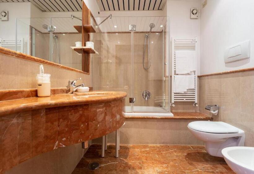 هتل Albergo Il Cacciatore