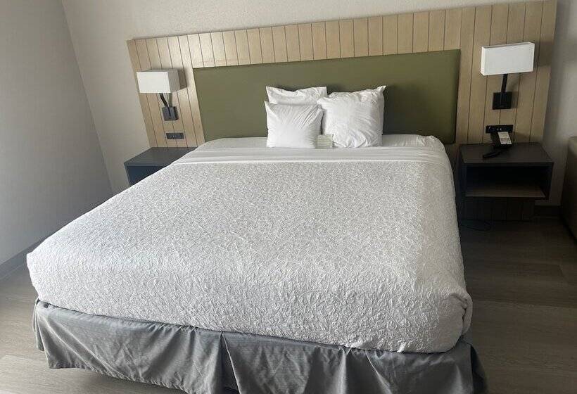 Отель Country Inn & Suites By Radisson, Midway   Tallahassee West