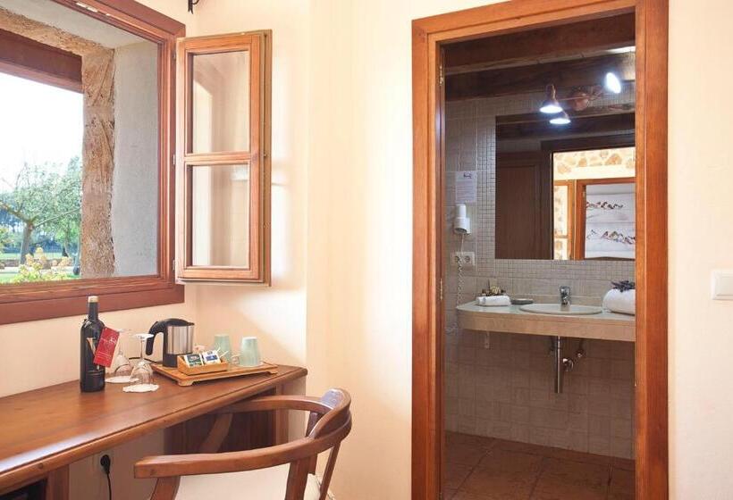 هتل Agroturismo Es Quatre Cantons