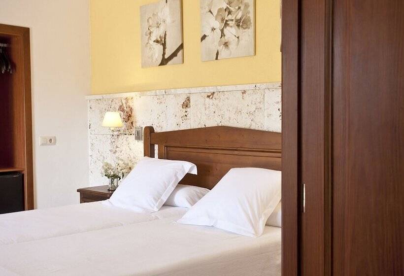 هتل Agroturismo Es Quatre Cantons