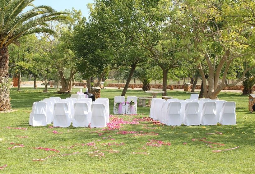 هتل Agroturismo Es Quatre Cantons