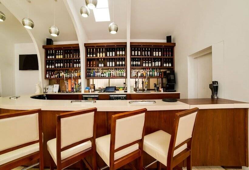 هتل Flagship Winford Manor