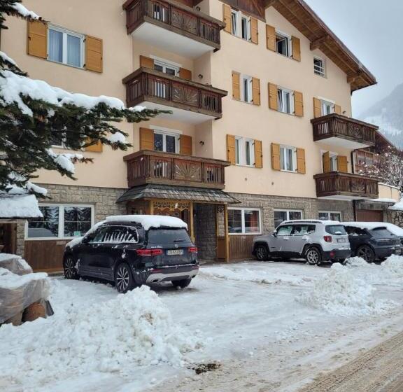 هتل Garni B&b Mozart Nesthouse