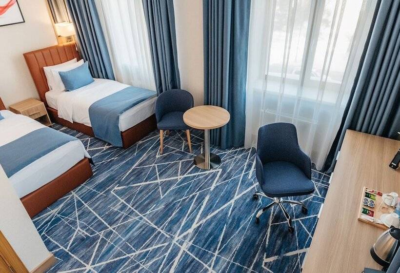 هتل Ramada By Wyndham Astana