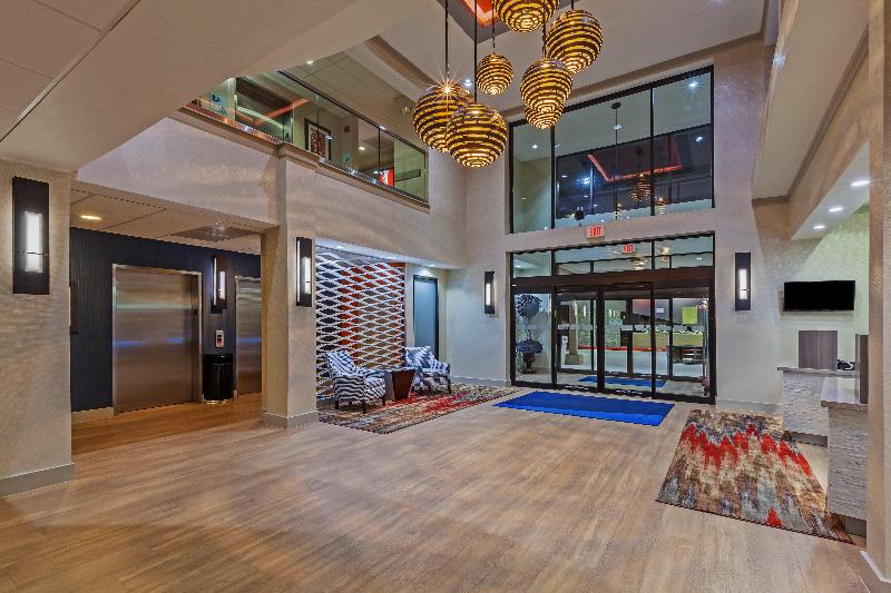 هتل Holiday Inn Express & Suites Houston East, An Ihg