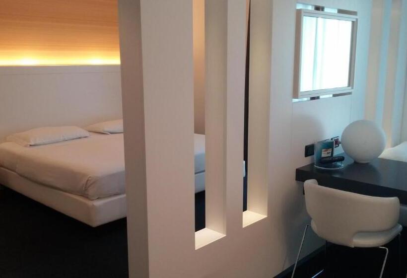 Fotos del hotel Ih S Roma Z3:  18