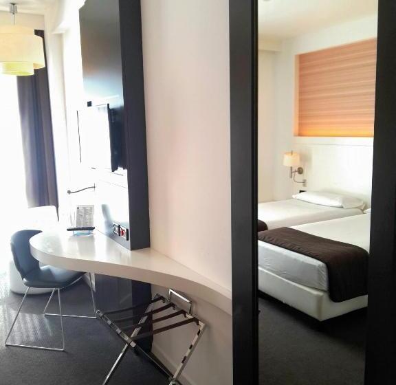 Fotos del hotel Ih S Roma Z3:  19