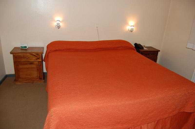 هتل Puerta Del Sol