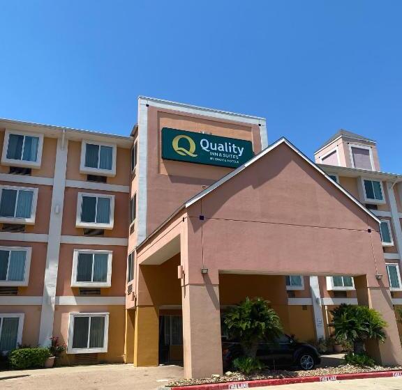 هتل Quality Inn & Suites West Chase