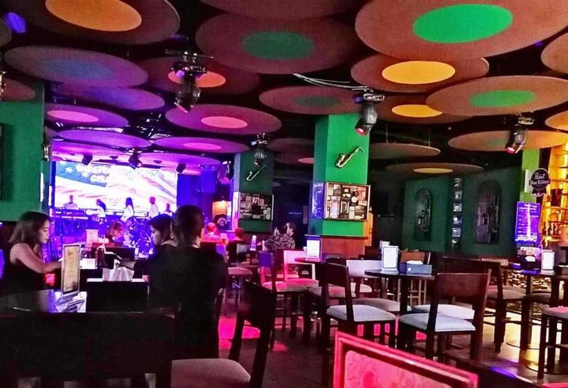 هتل Ramee Palace