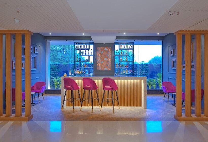هتل Royale Sarovar Portico Agra