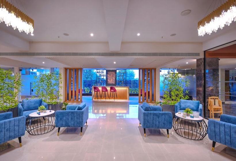 هتل Royale Sarovar Portico Agra