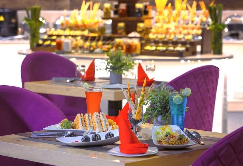 هتل Royale Sarovar Portico Agra