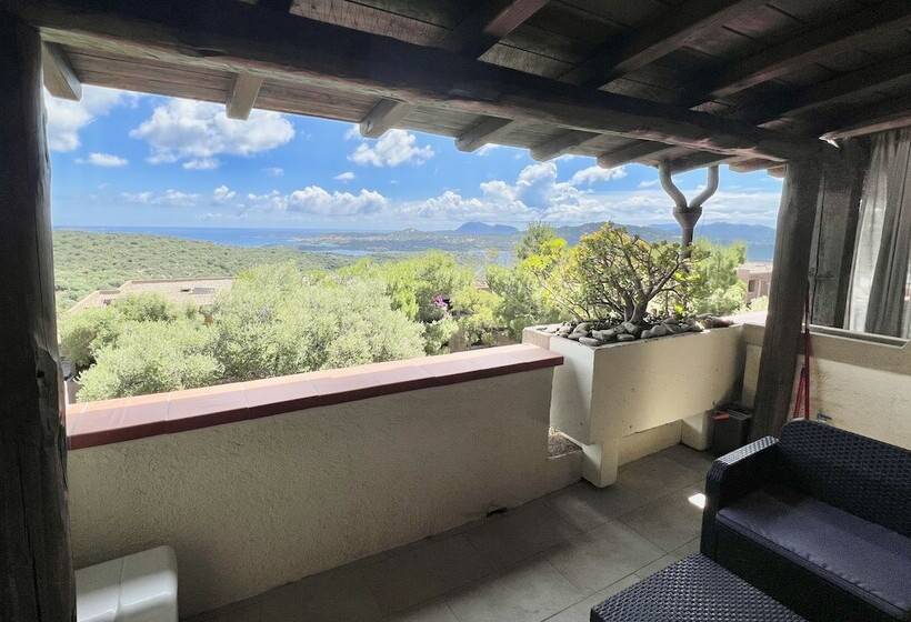 Отель Superior Apartments In Residence In Cugnana Verde