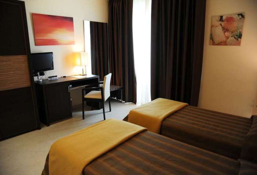 فندق Viola Palace