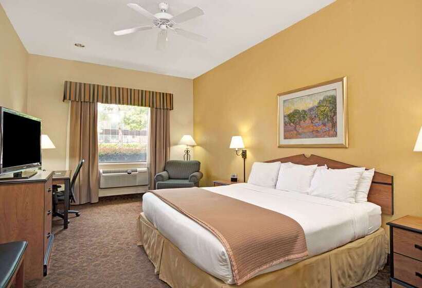 هتل Wingate By Wyndham Houston Bush Intercontinental Airport