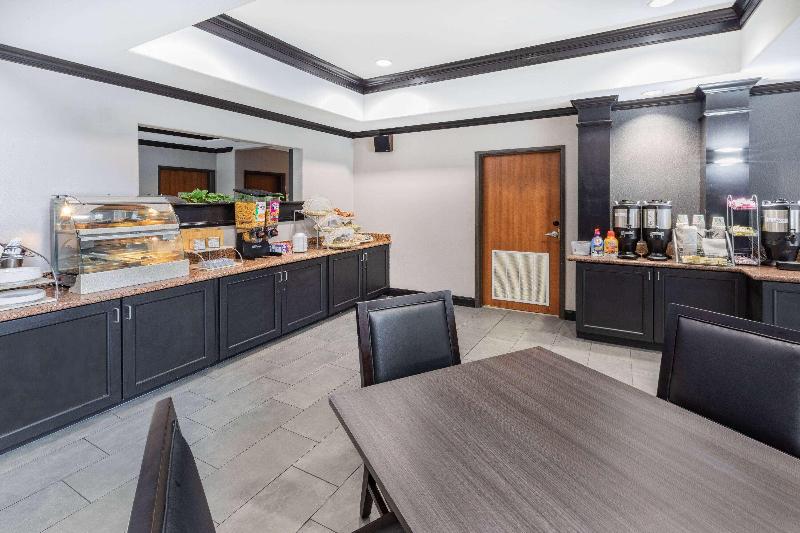 هتل Wingate By Wyndham Houston Bush Intercontinental Airport