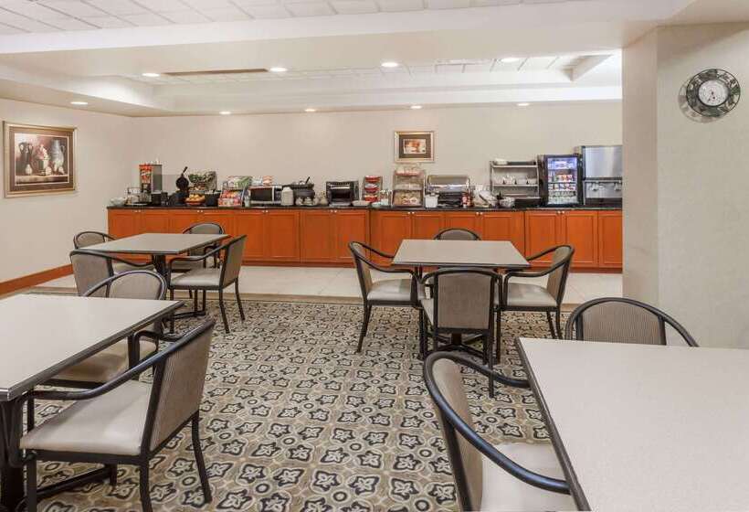 هتل Wingate By Wyndham