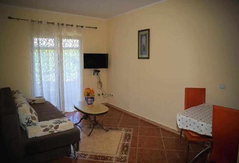 Amor Apartments