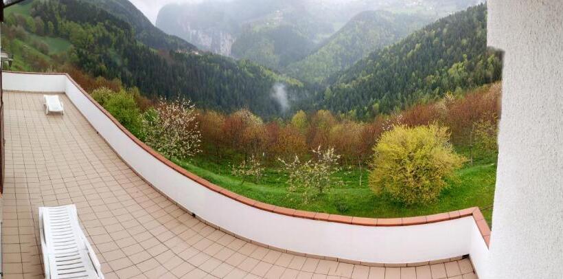 Отель Albergo Al Pino