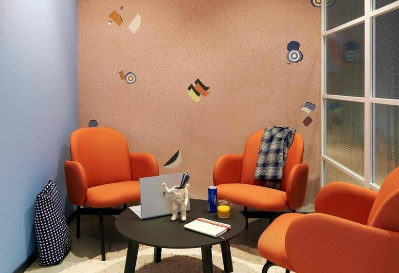 هتل Moxy Sophia Antipolis