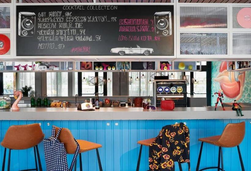 هتل Moxy Sophia Antipolis