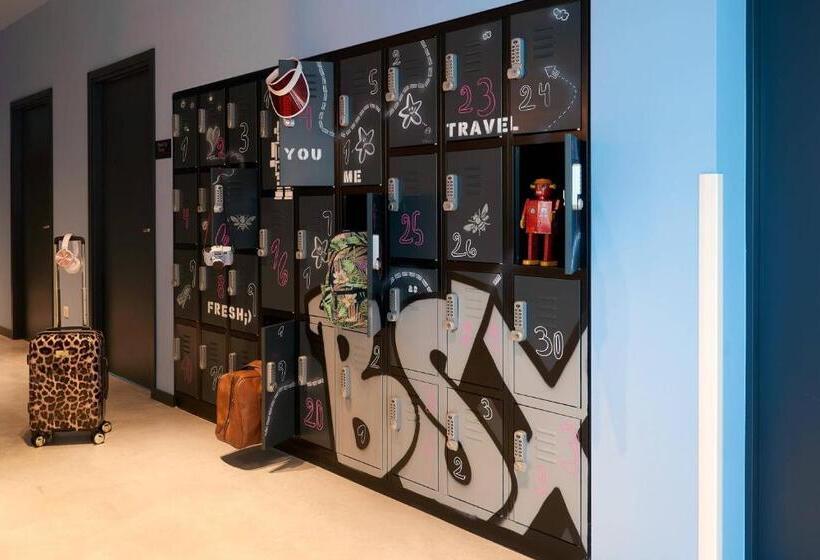 هتل Moxy Sophia Antipolis