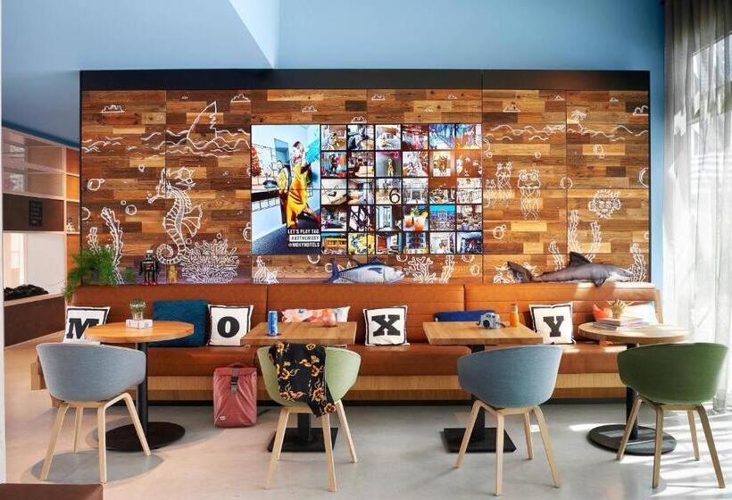 هتل Moxy Sophia Antipolis