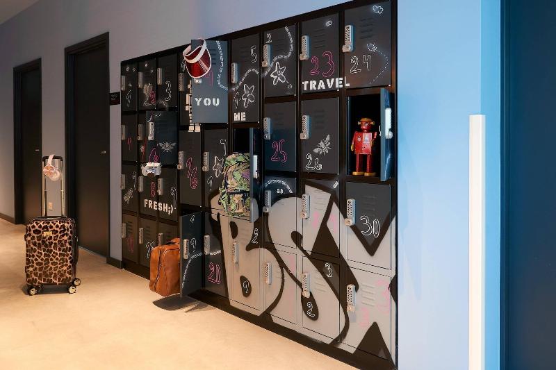 هتل Moxy Sophia Antipolis