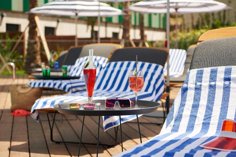 هتل Moxy Sophia Antipolis
