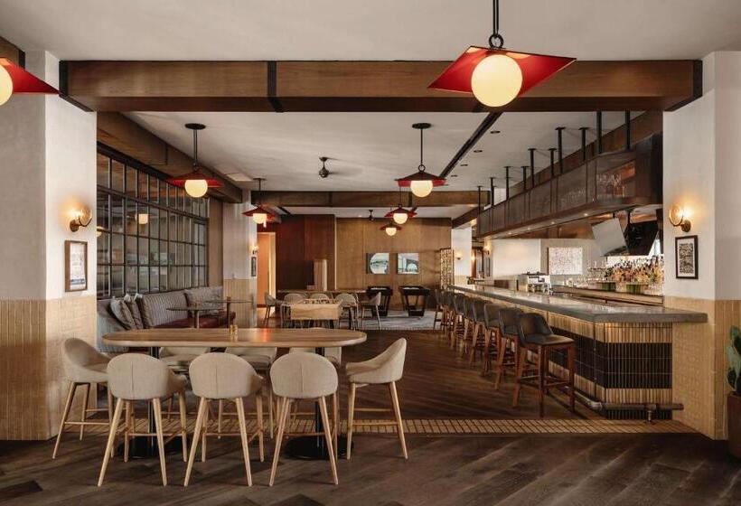 هتل Thompson Austin, By Hyatt