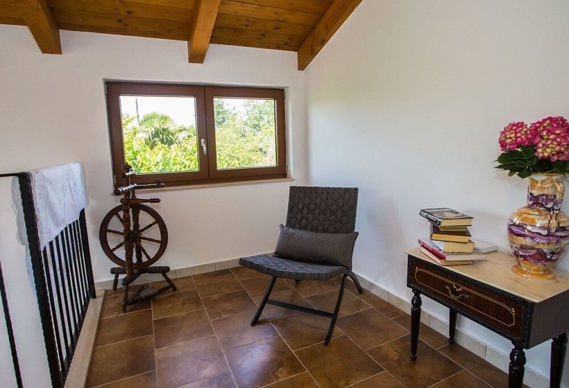 Beautiful Decorated Villa For 8 Persons With Private Pool In A Quiet Location