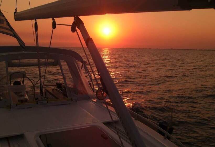 هتل Sailing Yacht By Owner, Holidays To Greek Islands