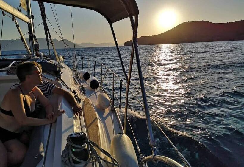 هتل Sailing Yacht By Owner, Holidays To Greek Islands