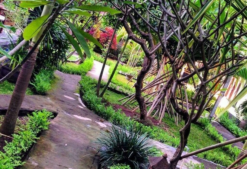 Kirana Homestay  Breeze Bungalow
