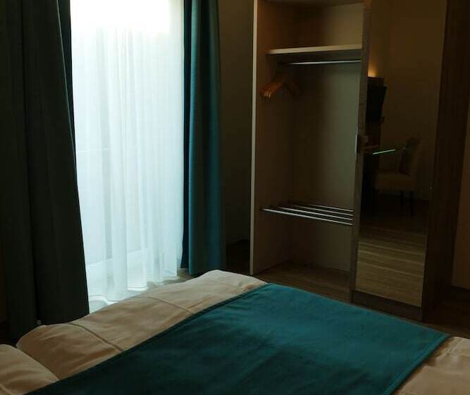 Meyn S Apartments &