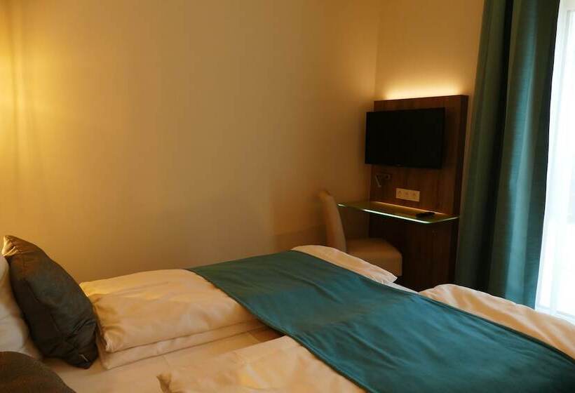 Meyn S Apartments &