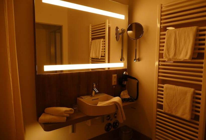 Meyn S Apartments &